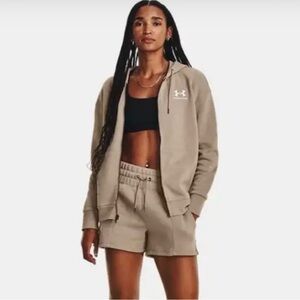 Under Armour | NWT - Essential Fleece 4 Inch Short - Women’s Medium
